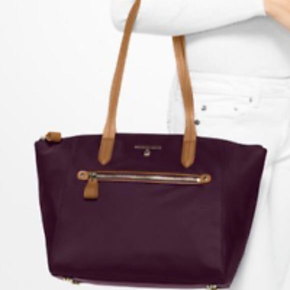 Michael Kors Handbags - MICHAEL KORS KELSEY LARGE HANDBAG